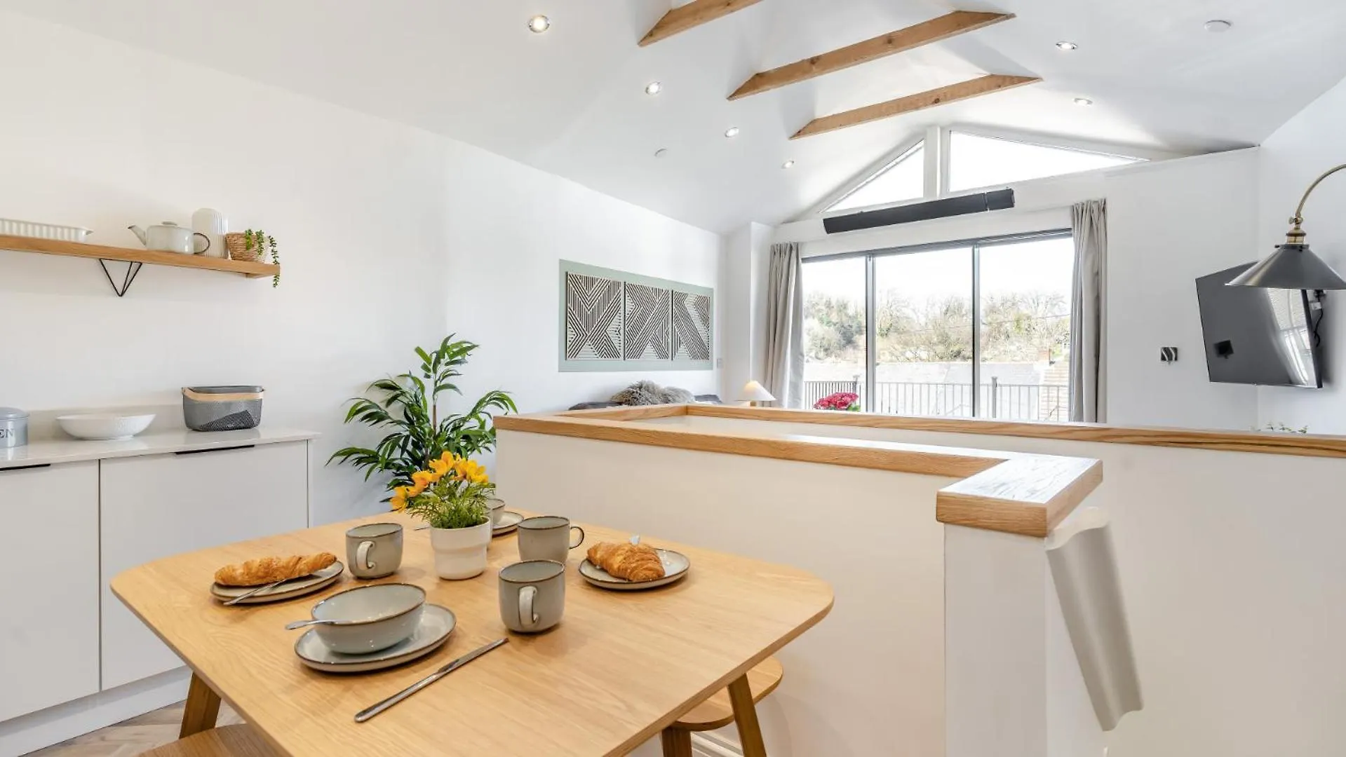 Castle View Ground Floor Apartment The Mumbles 0*,  United Kingdom