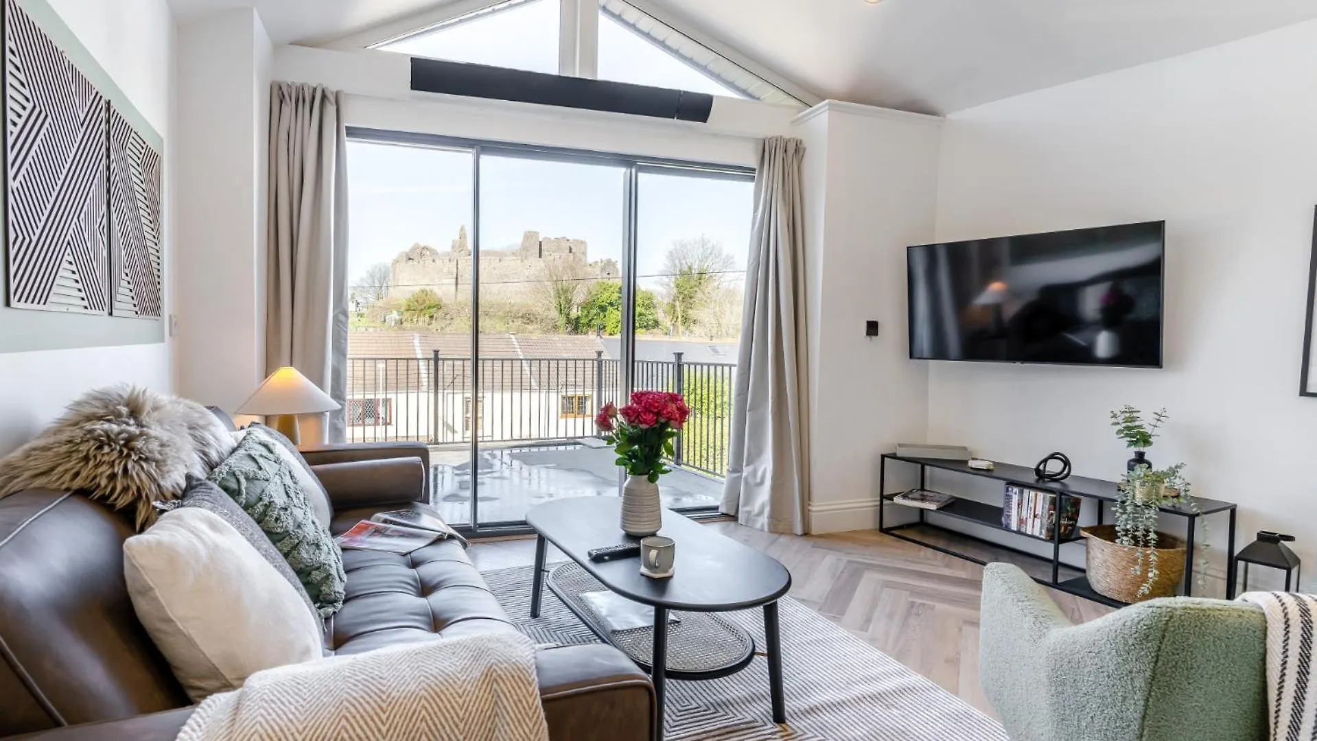Castle View Ground Floor Apartment The Mumbles 0*,